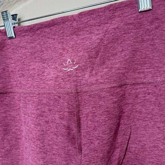 Beyond Yoga | NWOT Spacedye Crop Leggings | large pale plum Heather - Picture 5 of 5